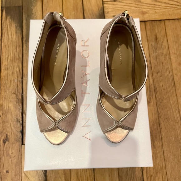 ANN TAYLOR Moira Peep Toe Suede Leather Heels - Picture 6 of 10